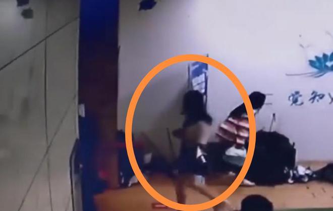 方已介入洗浴中心回应更多细节已曝光pg电子中国男子误入女澡堂后续！警(图4)