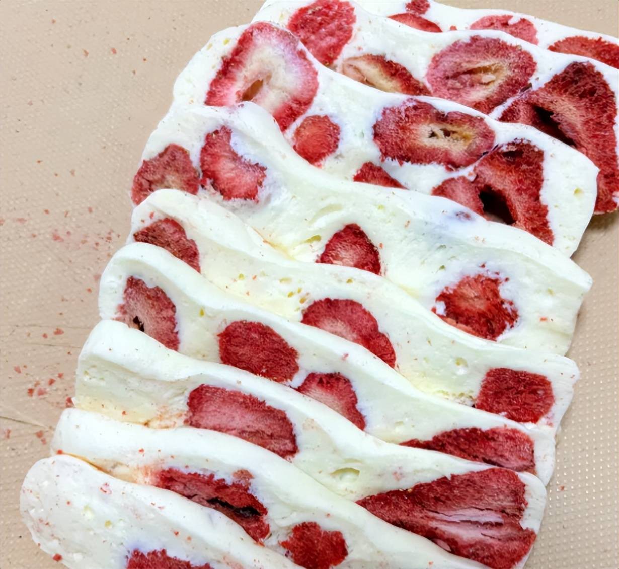 ！湖南莓果奶糕暖冬的温柔甜香pg电子莓香裹奶润软糯入人心(图2)